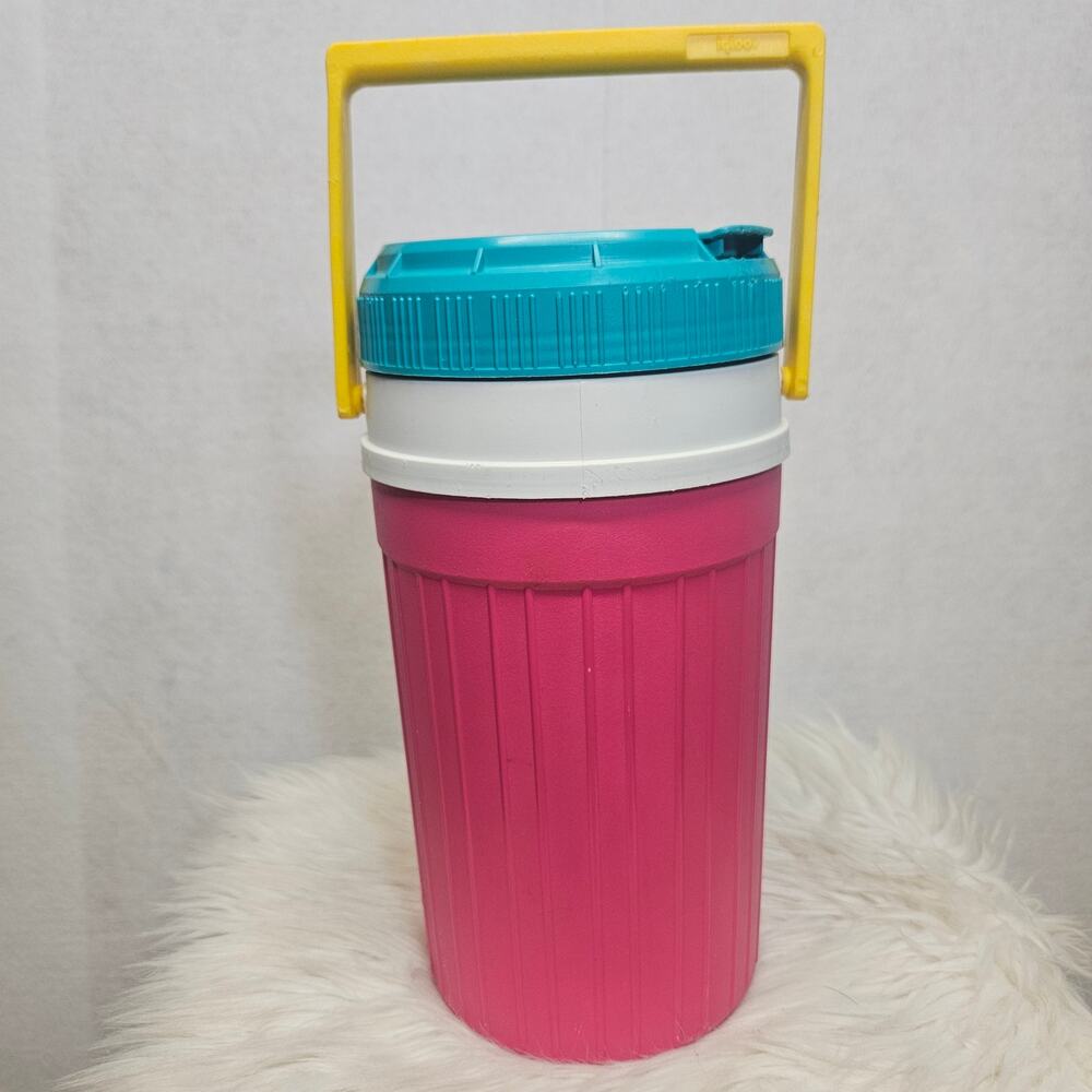Igloo Vintage Colorblock 1/2 Half Gallon Water Jug cooler